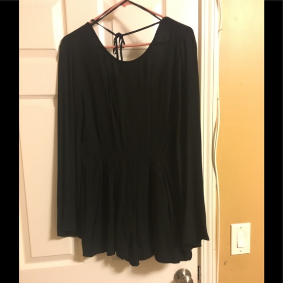 Sexy black romper shorts long sleeves - Picture 1 of 2
